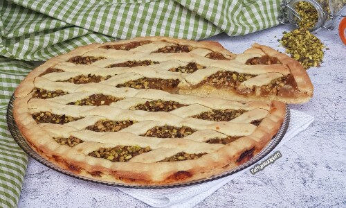 Tarte aux poires et éclats de pistache