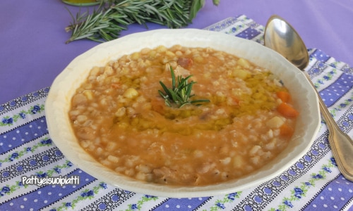 Soupe d’orge et de haricots cannellini