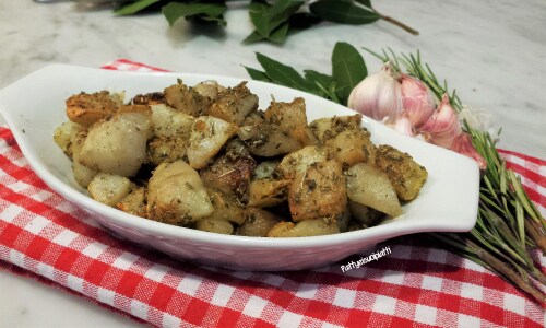 Topinambours à la poêle avec des herbes et du gingembre