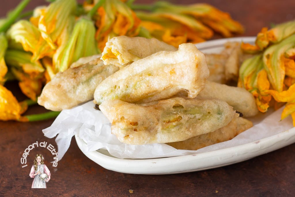 Fleurs de courgettes en pâte à beignet ultra croustillante farcies