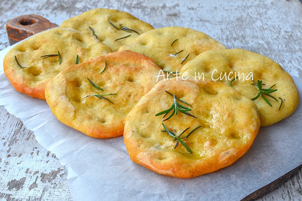 Focaccias au romarin simples et savoureuses entrée fête
