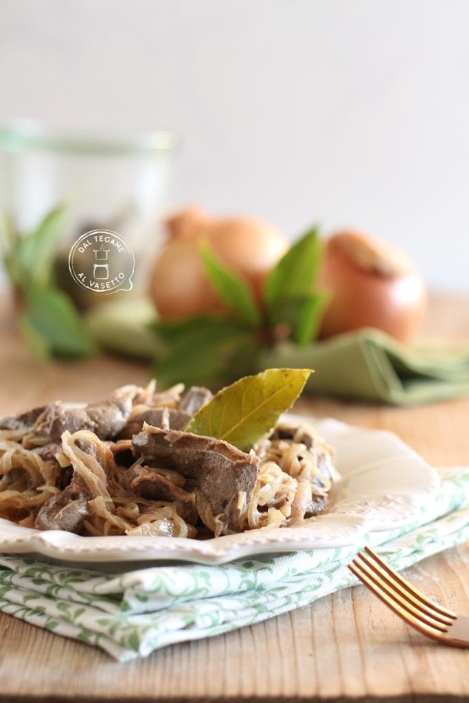 foie avec des oignons cuit en bocal