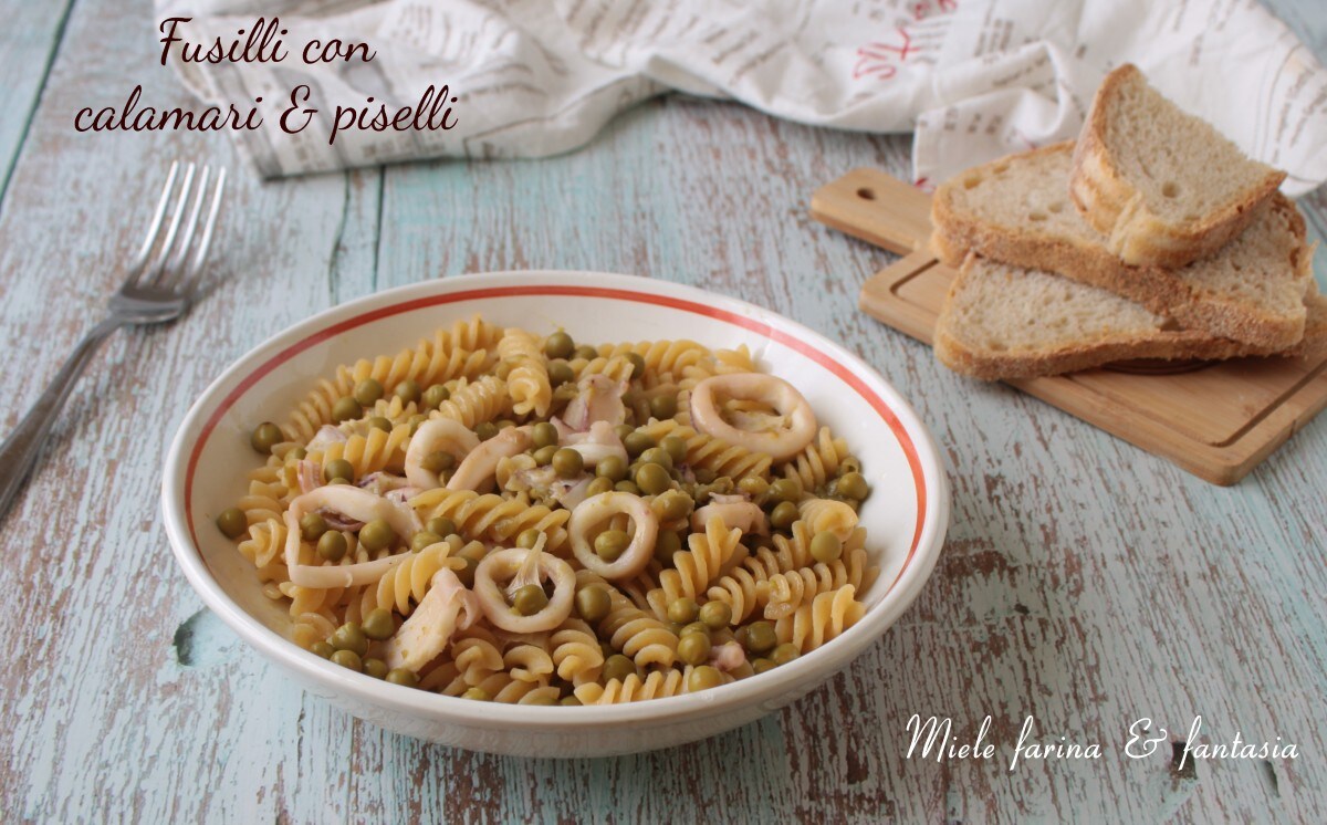 Fusilli aux calamars et crème de pois
