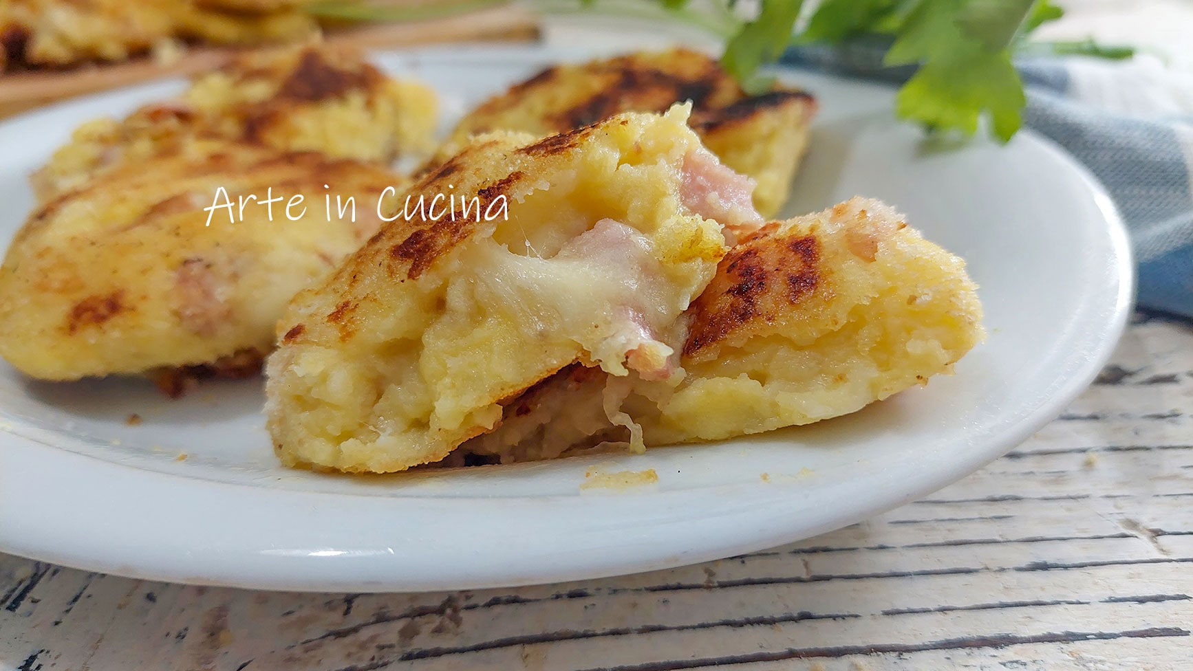 FOCACCINES de POMMES DE TERRE et LARD en poêle