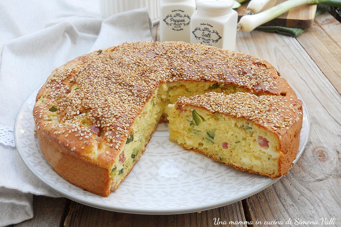 Gâteau salé aux courgettes et lardons en 5 minutes