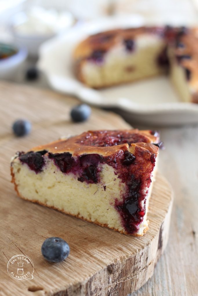 gâteau avec yaourt et fruits rouges sans sucre