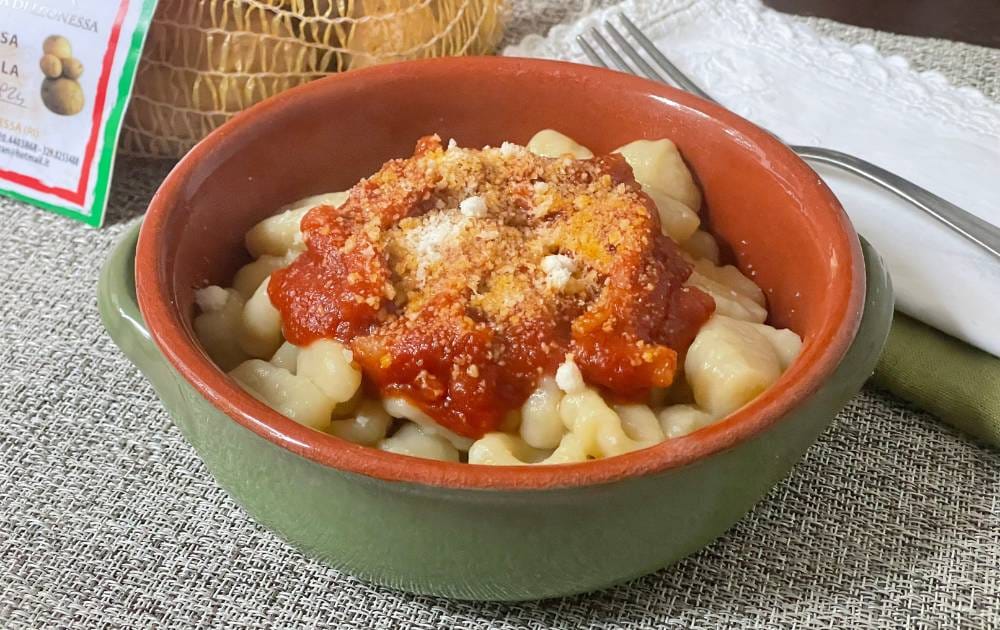 Gnocchis de pommes de terre avec sauce de joue de porc