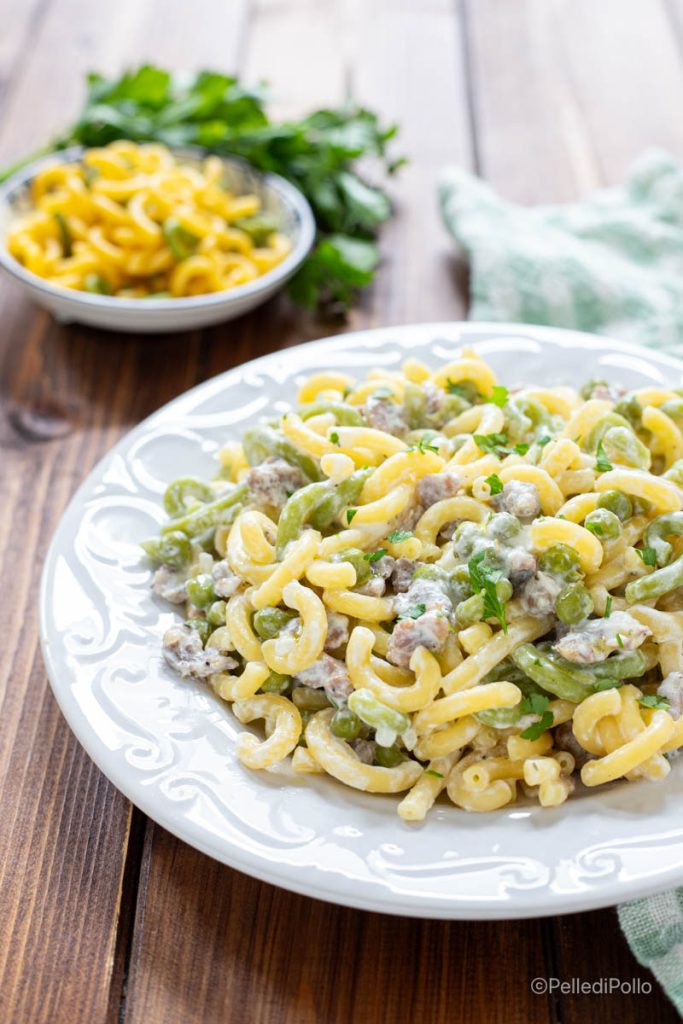 gramigna avec petits pois et saucisse
