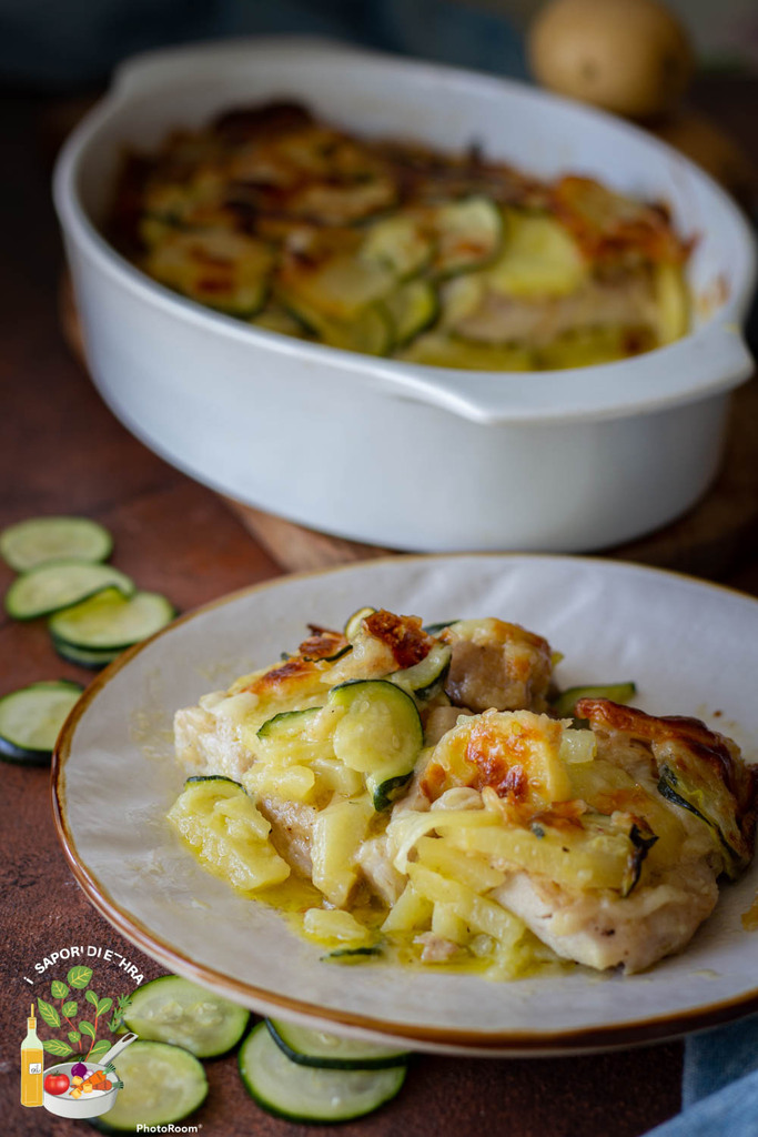 Gratin de poulet avec pommes de terre et courgettes