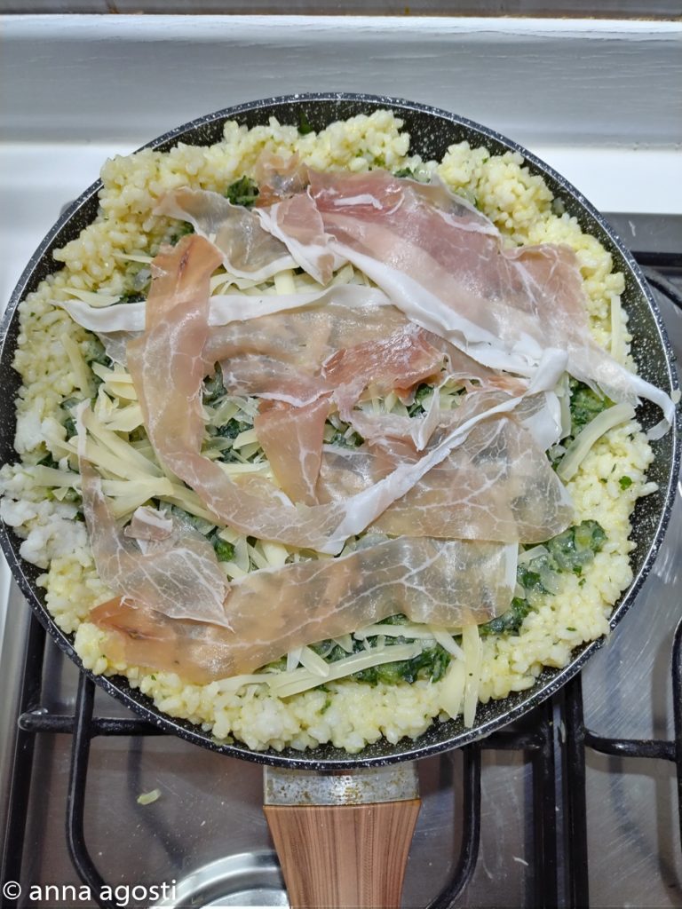 Gratin de riz farci rôti à la poêle