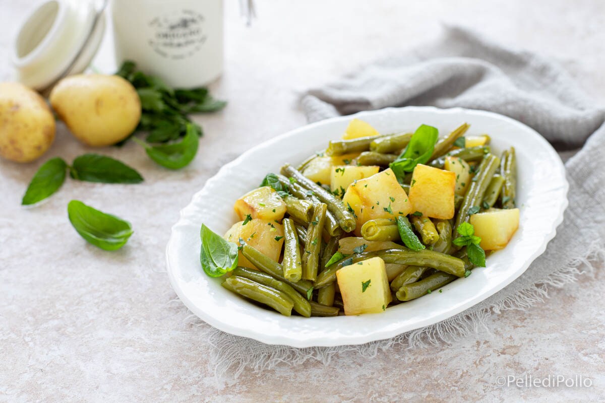 Haricots verts et pommes de terre à la poêle aux herbes