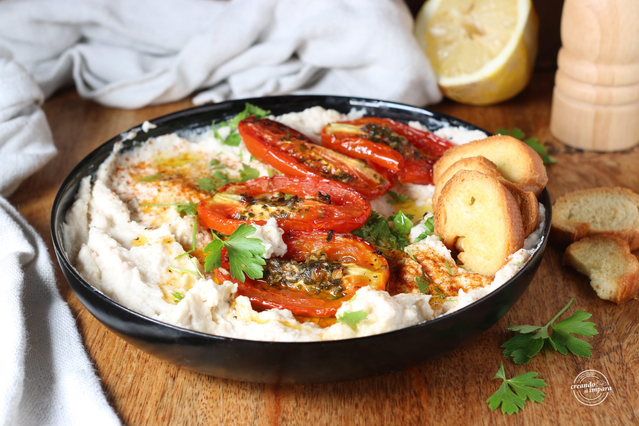 Houmous de haricots cannellini avec tomates au four