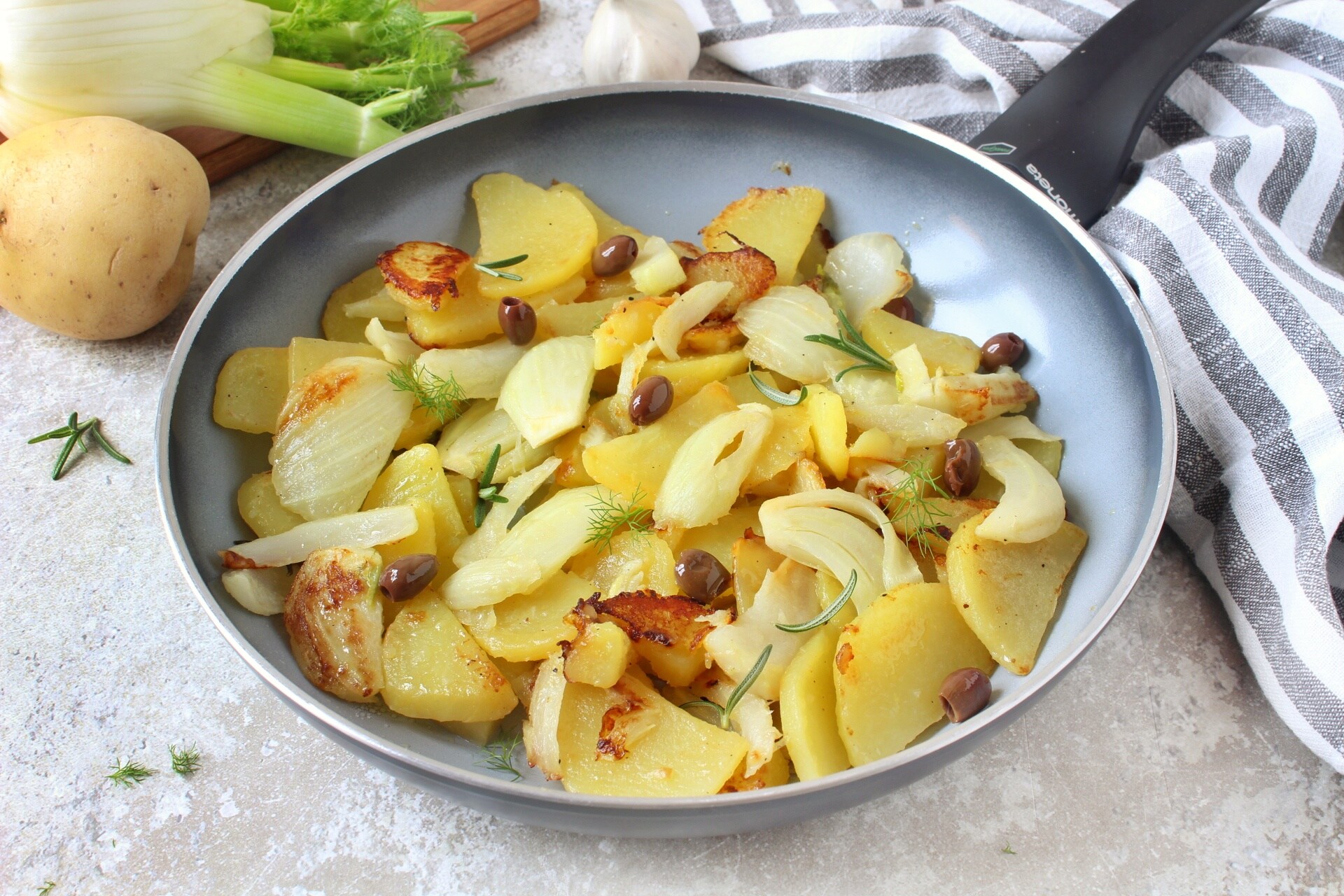 FENOUILS ET POMMES DE TERRE À LA POÊLE