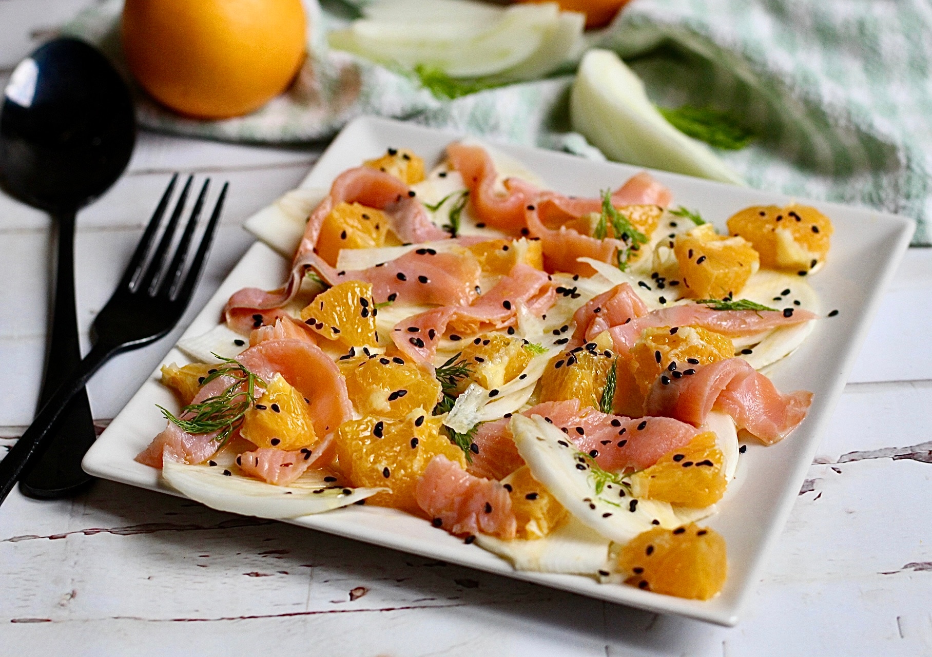 Saumon fumé mariné sur salade de fenouil et oranges