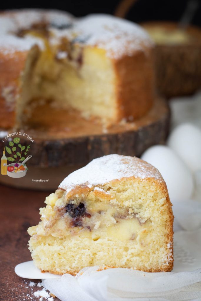 Gâteau Nua avec crème pâtissière et griottes
