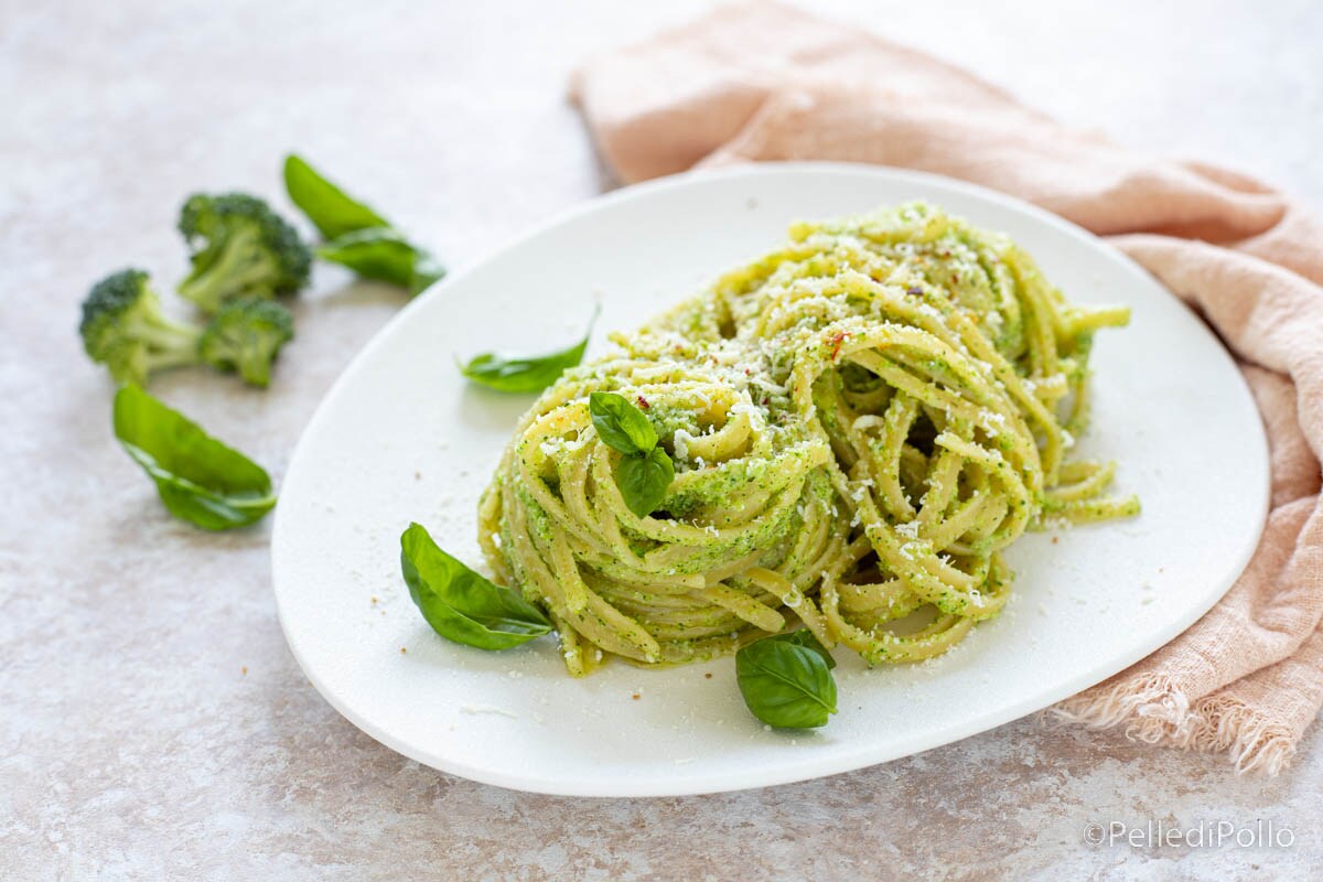 Linguine au pesto de brocolis et ricotta