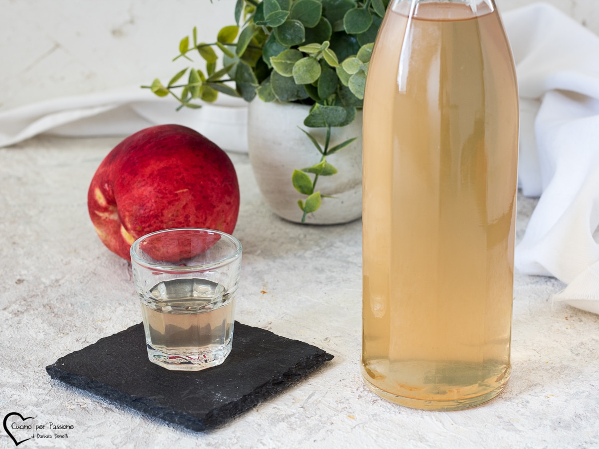 LIQUEUR À LA PÊCHE