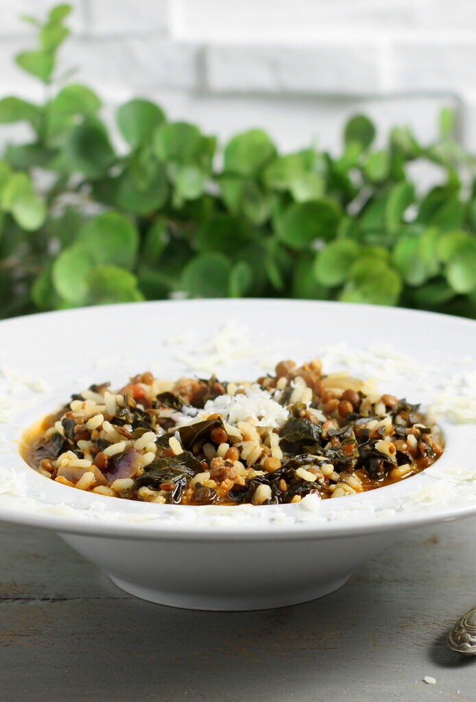 Soupe de chou noir, lentilles et saucisse