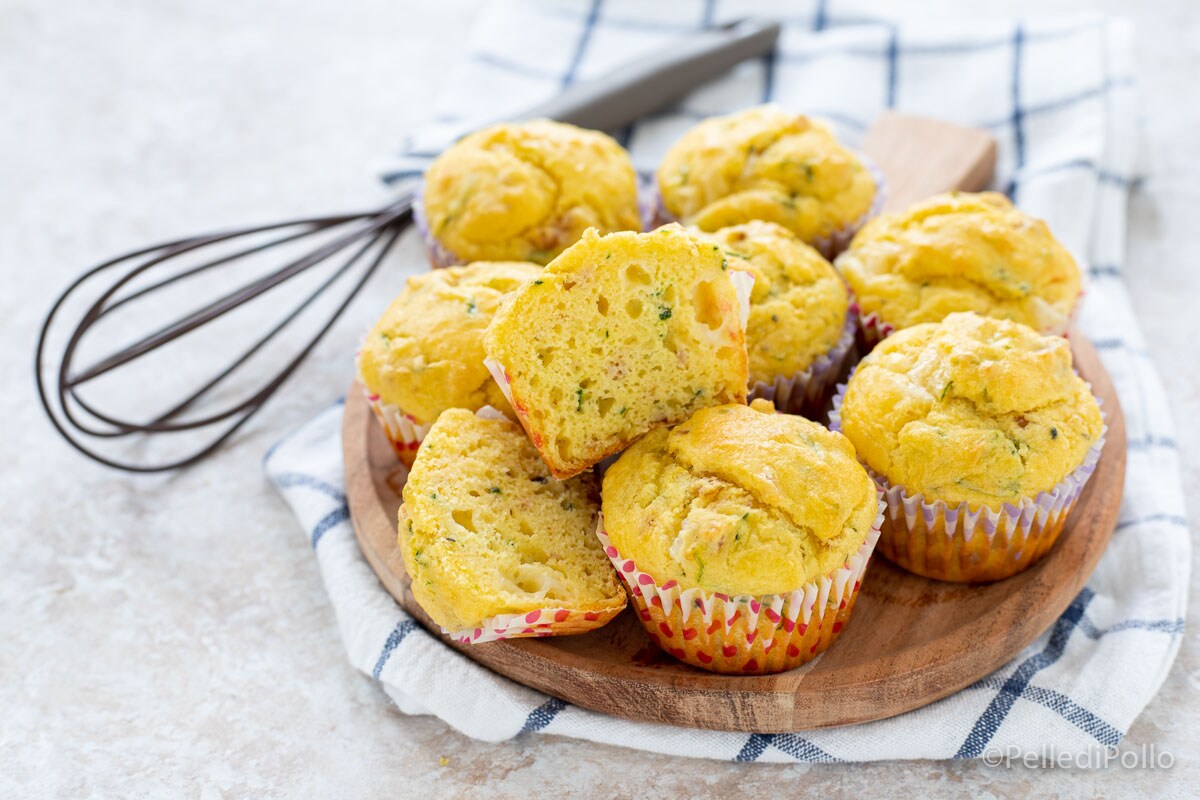 Muffins salés au thon et courgettes