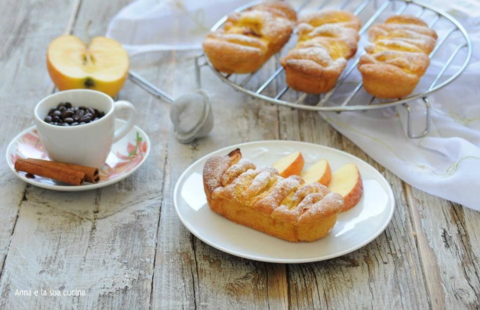 Mini cakes aux pommes parfumées au citron et à la cannelle