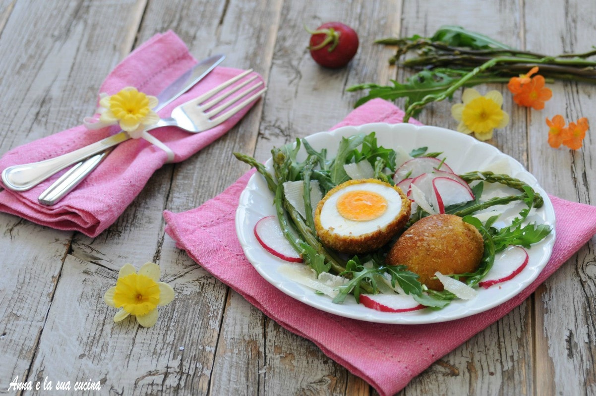 Œufs durs panés avec petite salade mixte