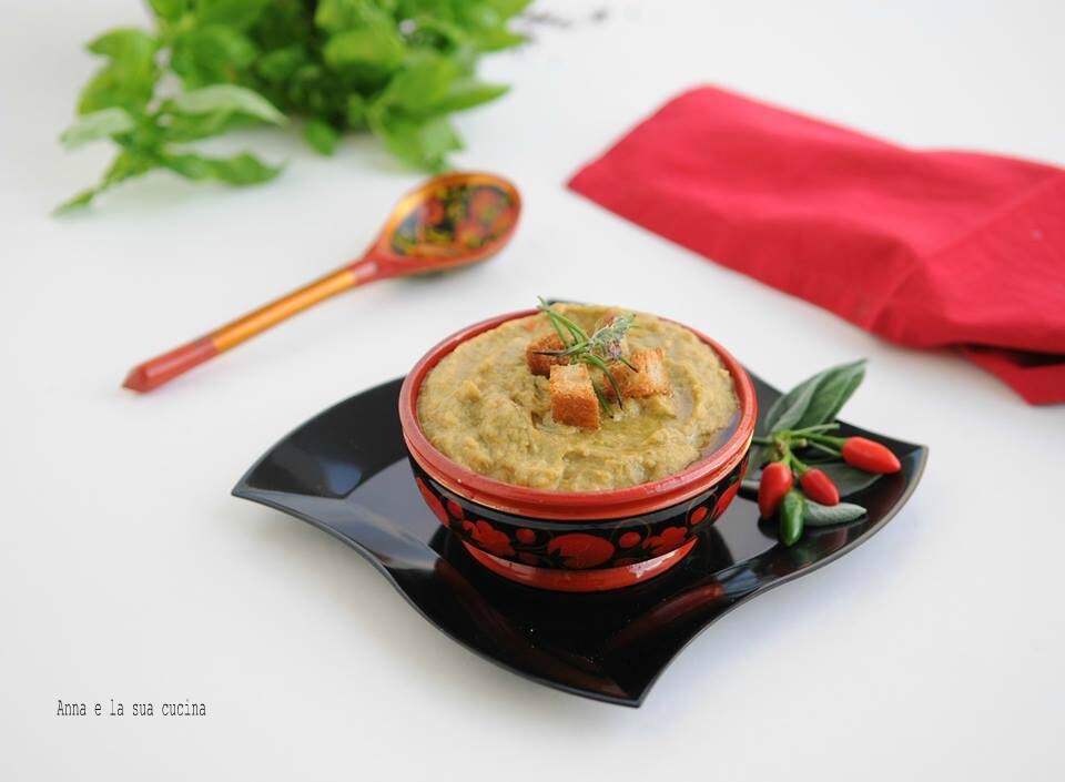 Velouté de légumes avec croûtons de pain