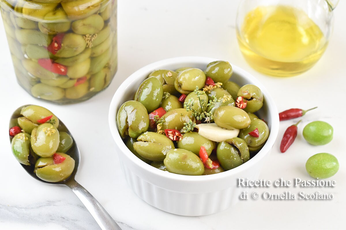 Olives écrasées à la calabraise sous huile