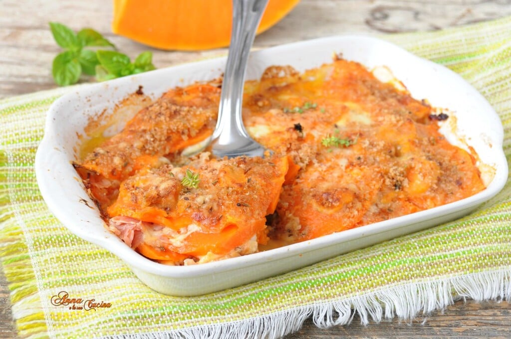 Parmigiana de potiron avec des graines de fenouil