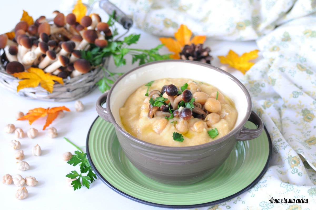 Crème de pois chiches aux champignons de Paris