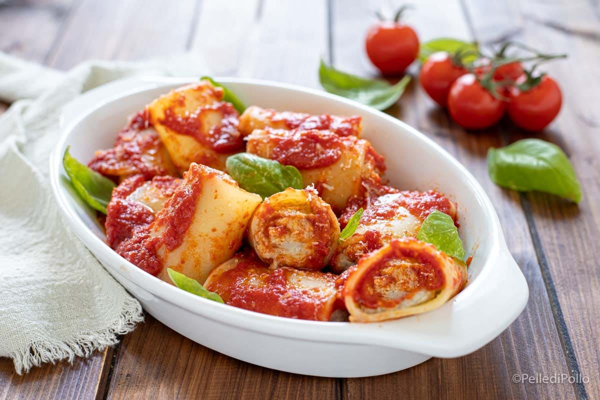 Paccheri farcis aux aubergines à la tomate
