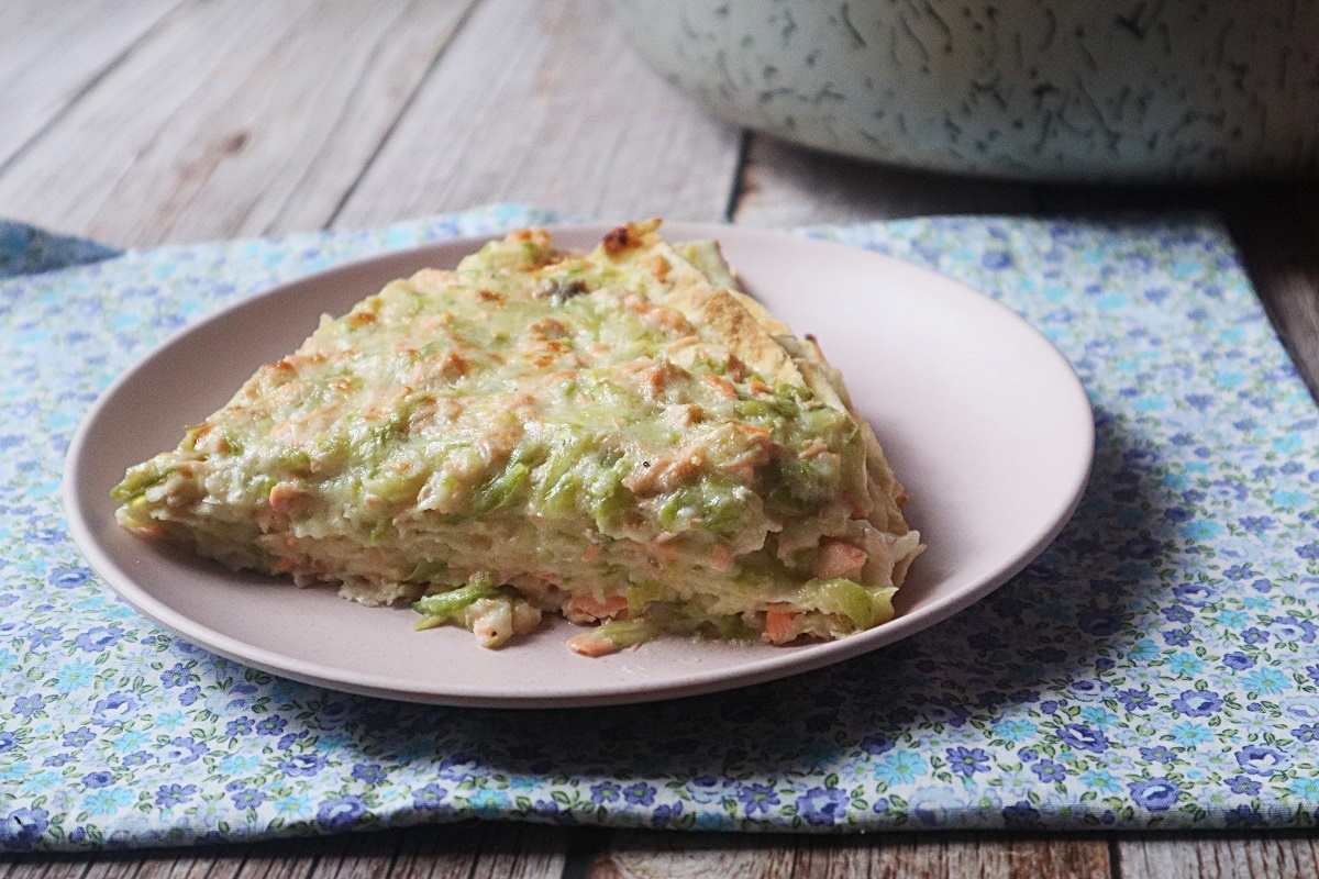 Lasagnes de pain carasau avec courgettes et saumon
