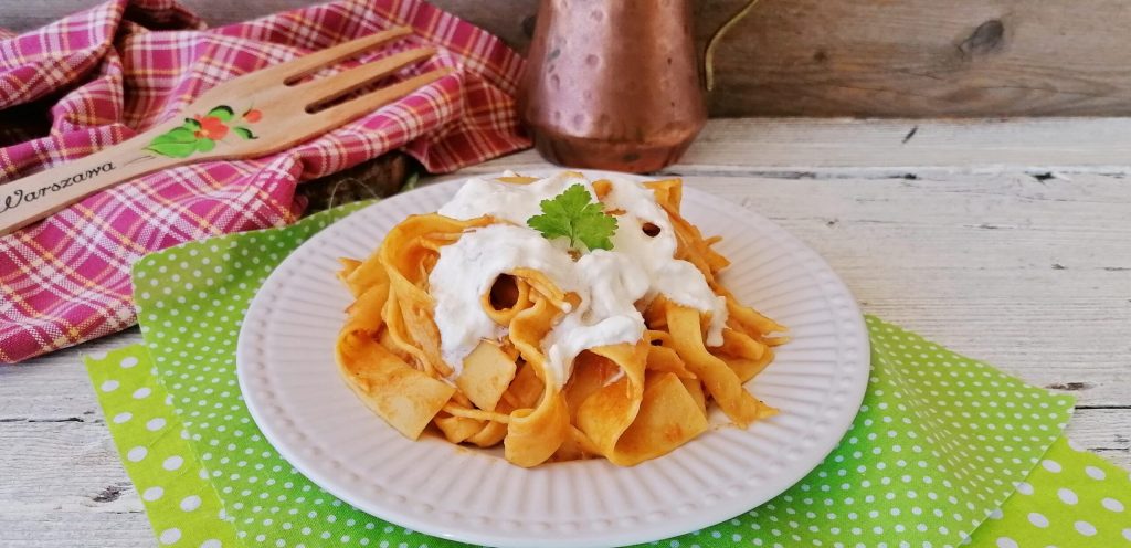 PAPPARDELLE CRÈME DE POIVRONS ET STRACCIATELLA
