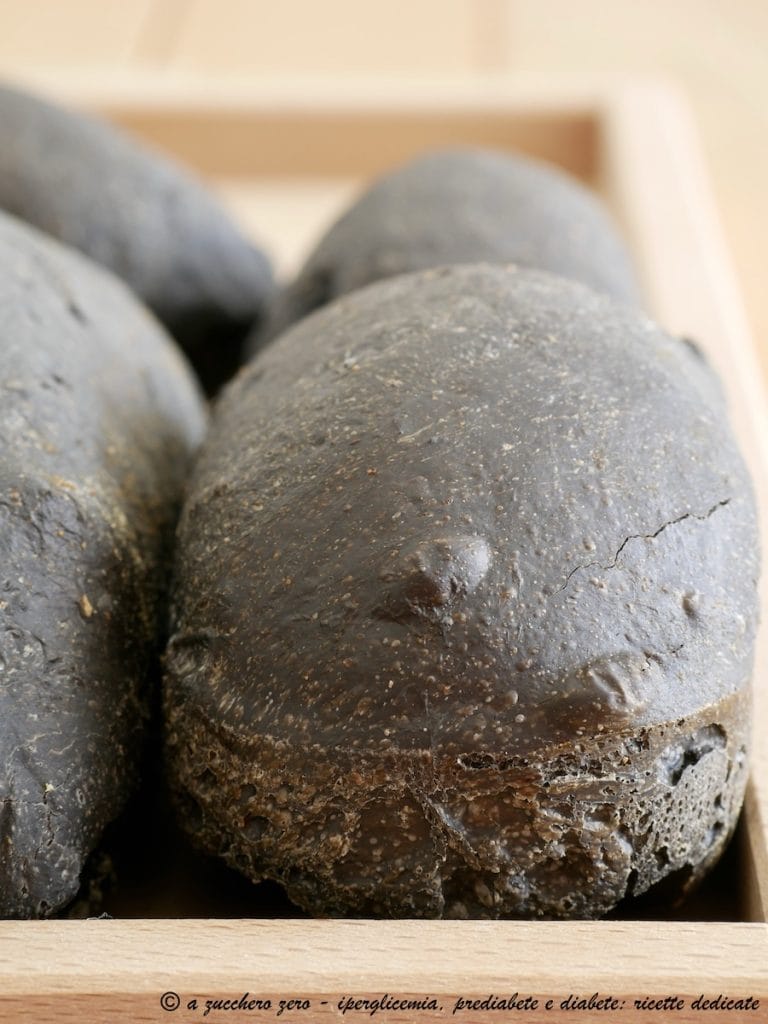 pâte à l'encre de seiche pain