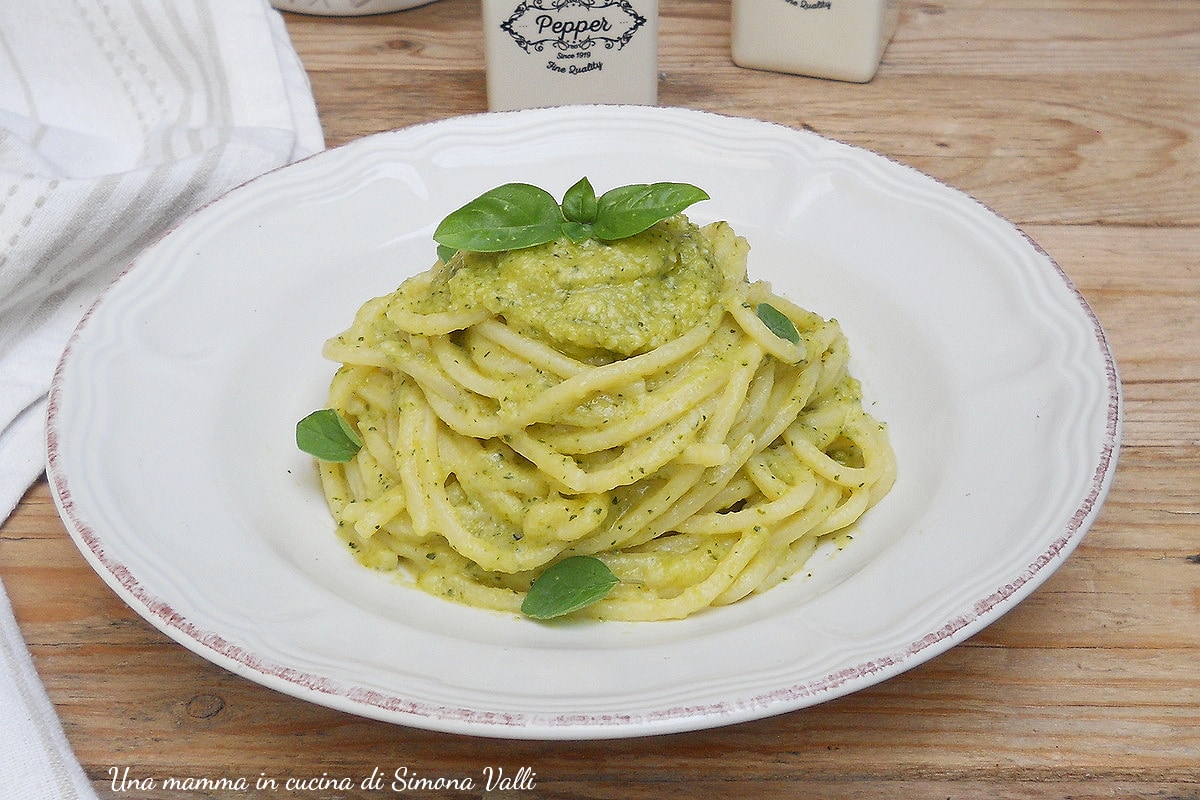 Pâtes à la crème de courgettes