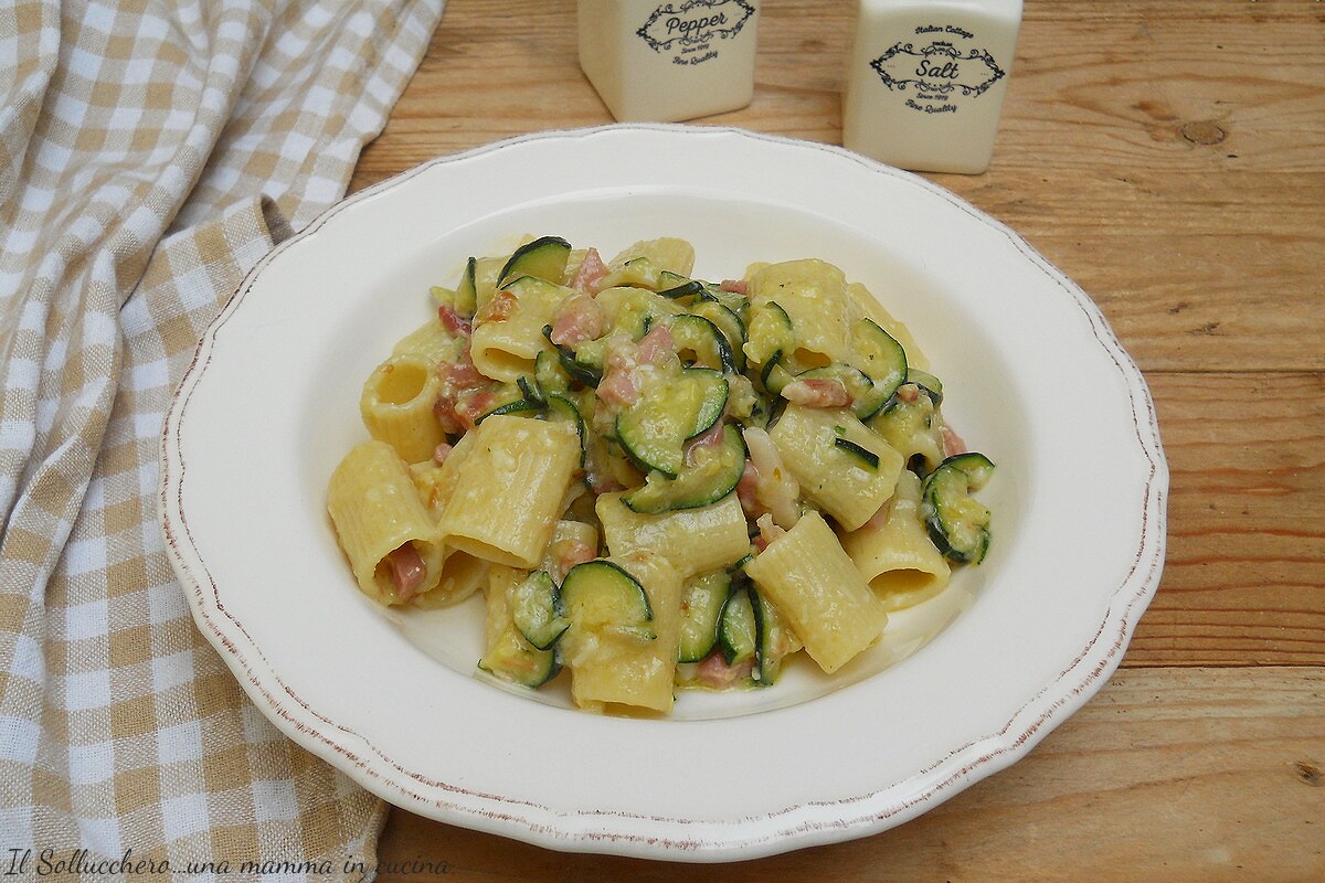 Pâtes courgettes et lardons