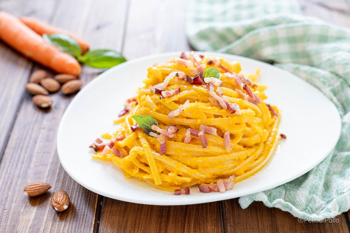 Pâtes à la crème de carottes et lardons