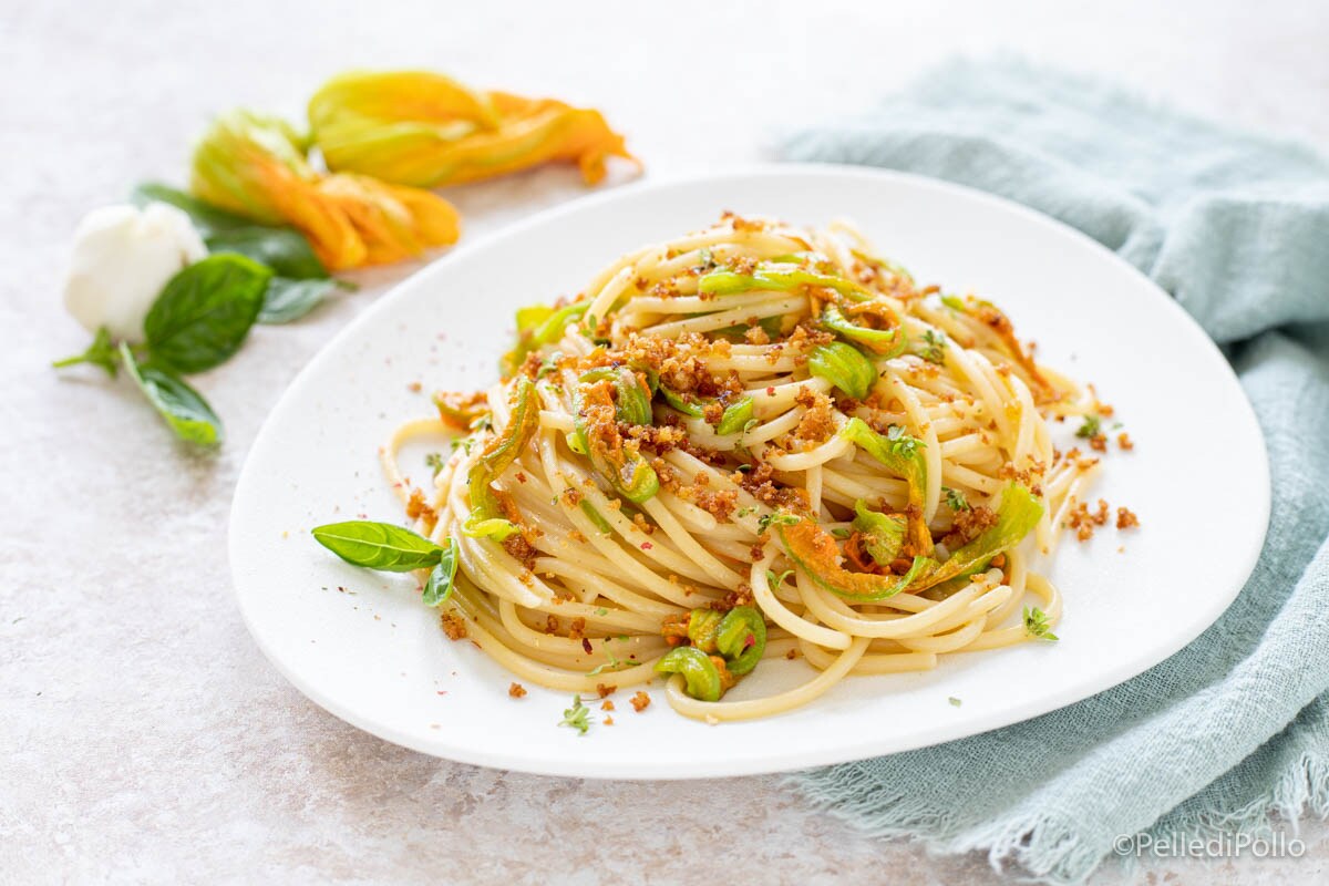 Pâtes aux fleurs de courgette et anchois
