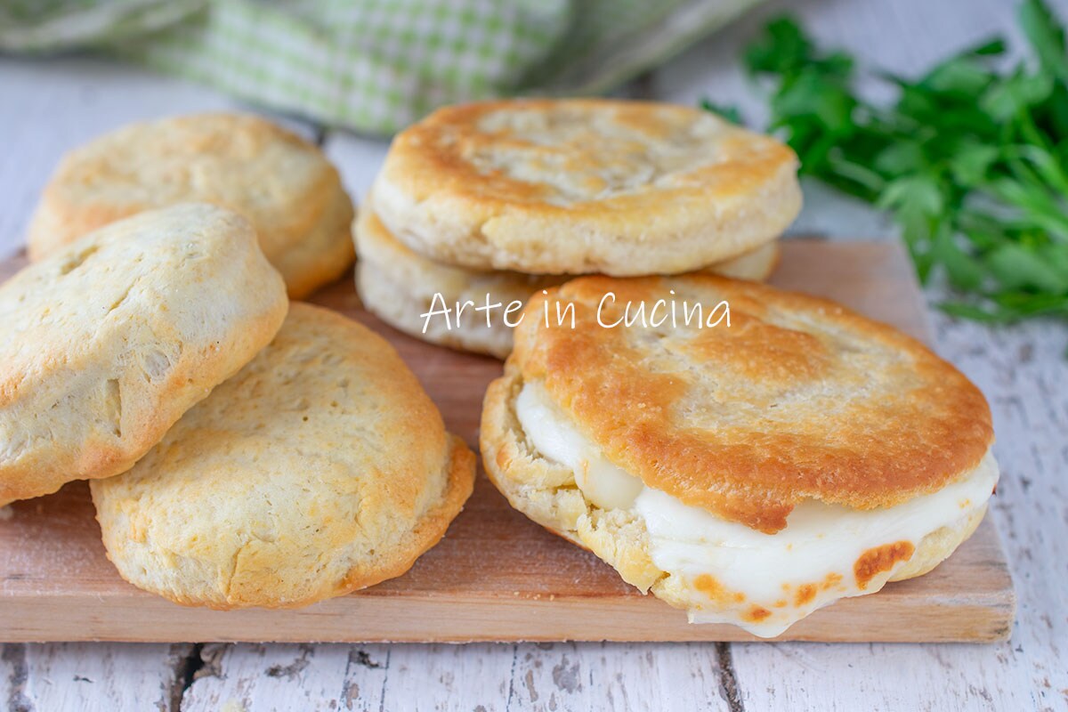 PETITES FOCACCIA MOELLEUSES rapides à la poêle