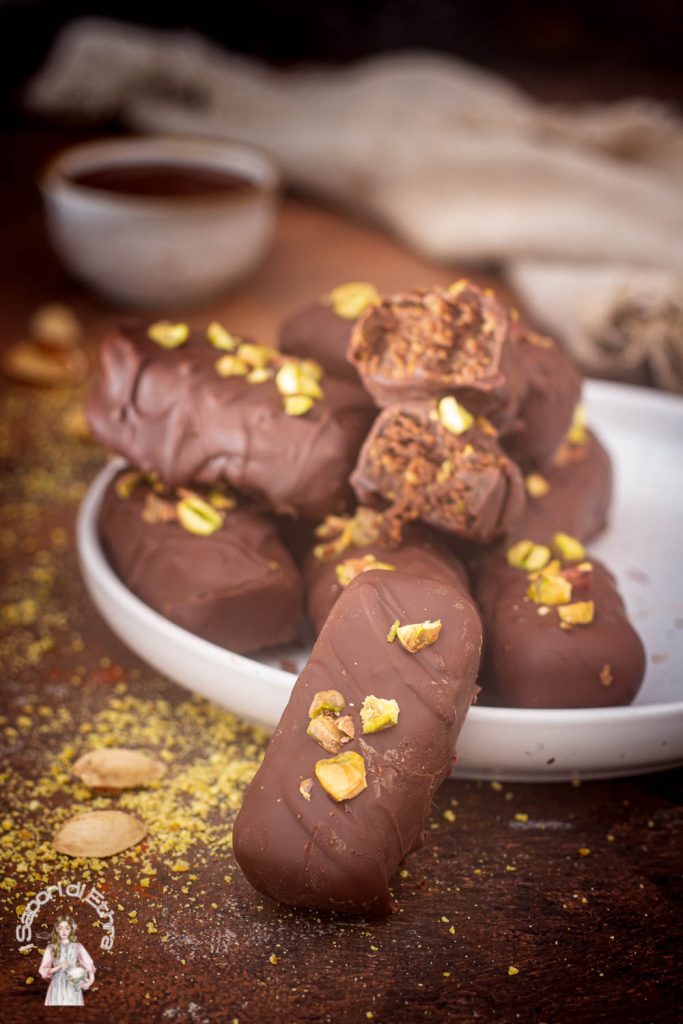 Petits gâteaux au chocolat et pistaches rapides