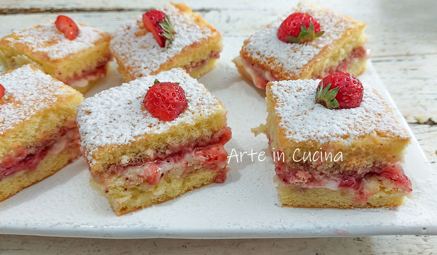 MINI-TARTELETTES FRAISES et CRÈME au LAIT