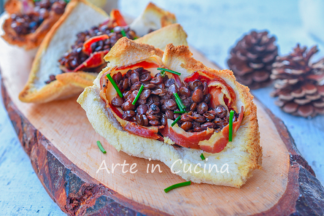 Paniers de pain bacon et lentilles apéritif pour le Nouvel An