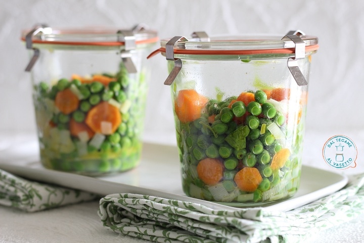 Carottes et petits pois en cuisson sous vide