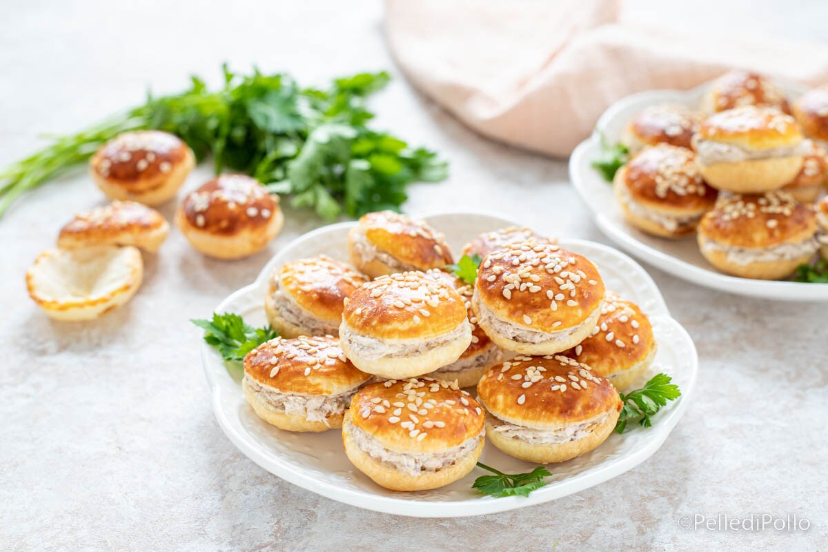 Petits pains feuilletés garnis au thon