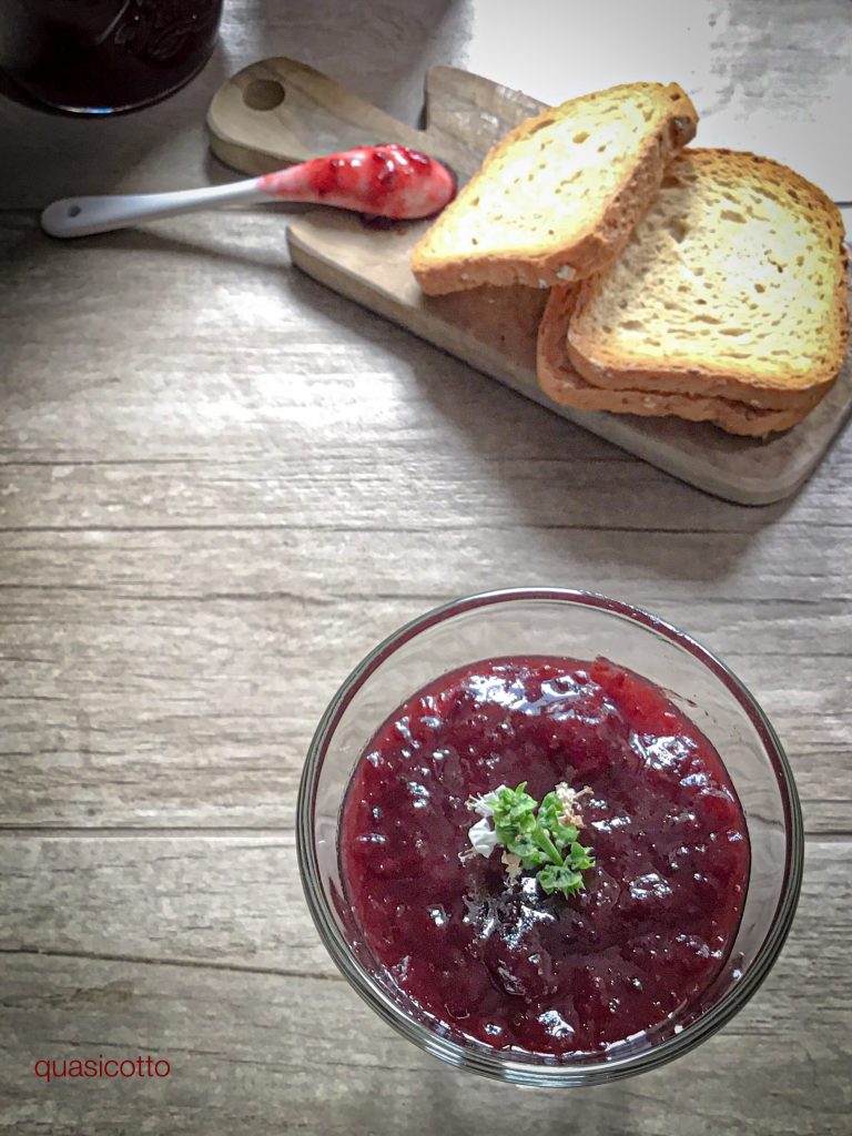Confiture de prunes à la cannelle
