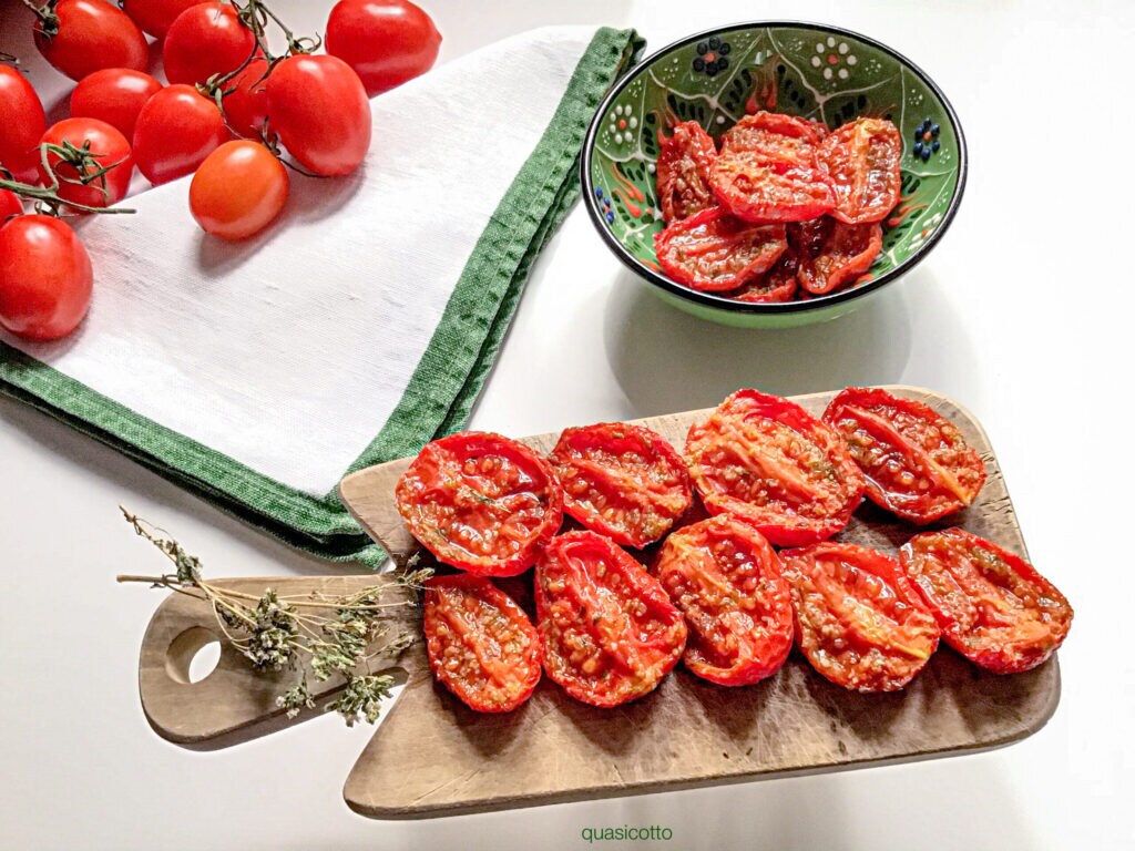 Tomates cerises confites en demi-temps