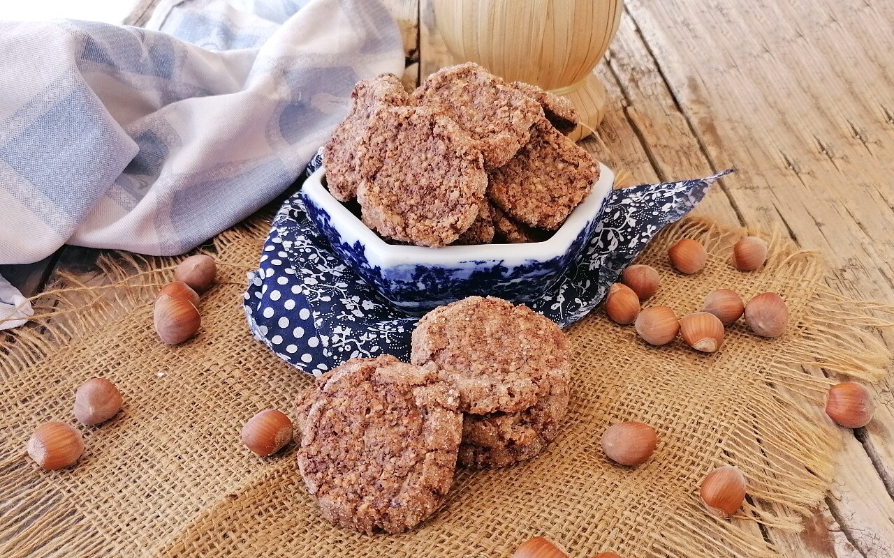 PIÈCES EN NOISETTES ET CHOCOLAT biscuits de Noël