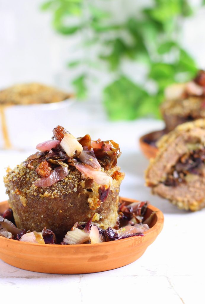 Petits gâteaux de viande, radicchio et brie