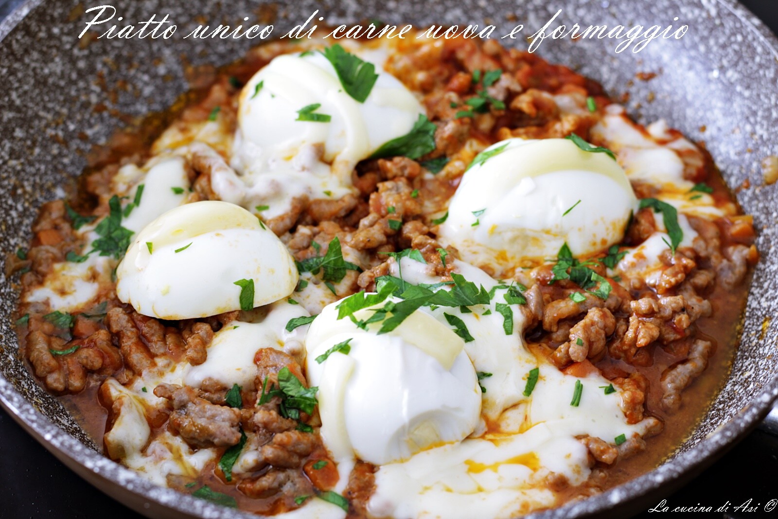 PLAT PRINCIPAL de viande, œufs et fromage
