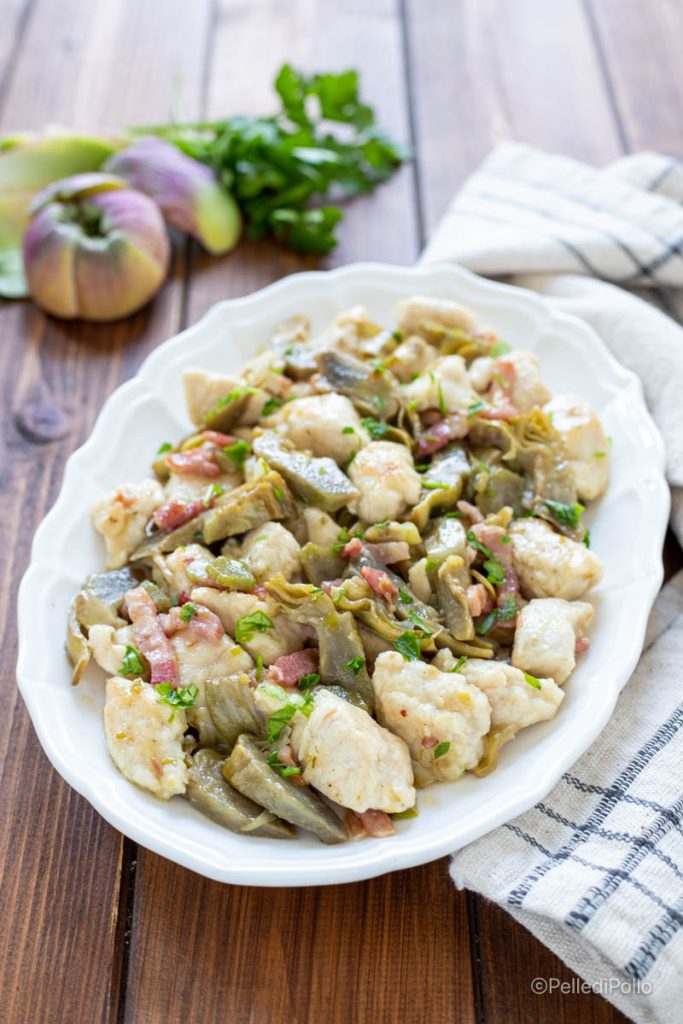 morceaux de poulet aux artichauts et lard