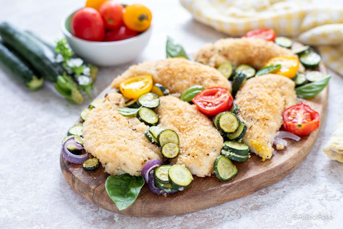 Poitrine de poulet avec courgettes et tomates cerises au four